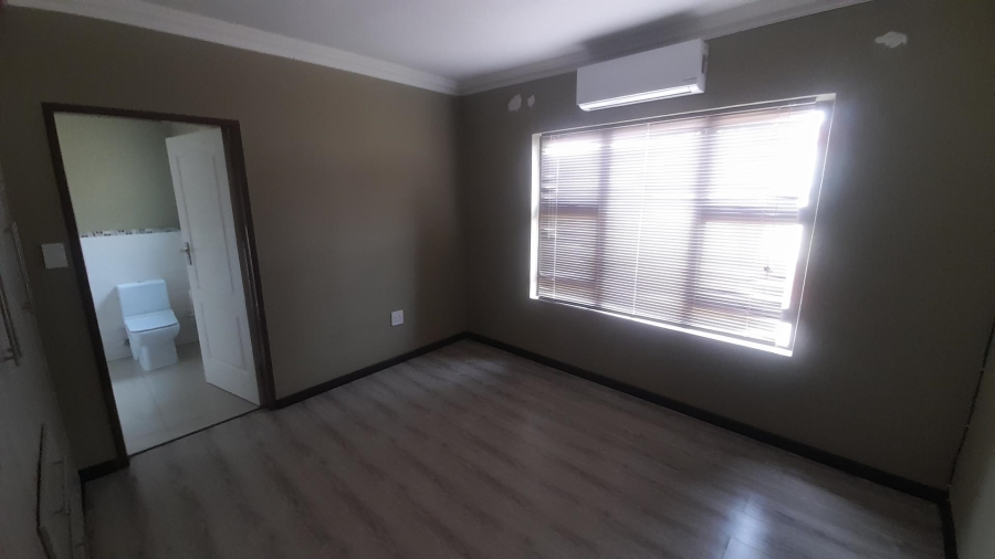 4 Bedroom Property for Sale in Birdwood Estate North West